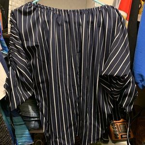Stripped blouse w/adjustable sleeves